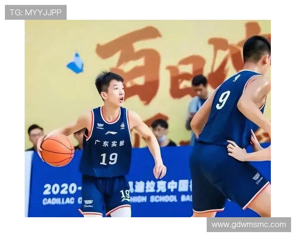 小将杨溢表现出色7投3中贡献10分4板6助攻正负值高达23 小将杨溢表现出色7投3中贡献10分4板6助攻正负值高达23