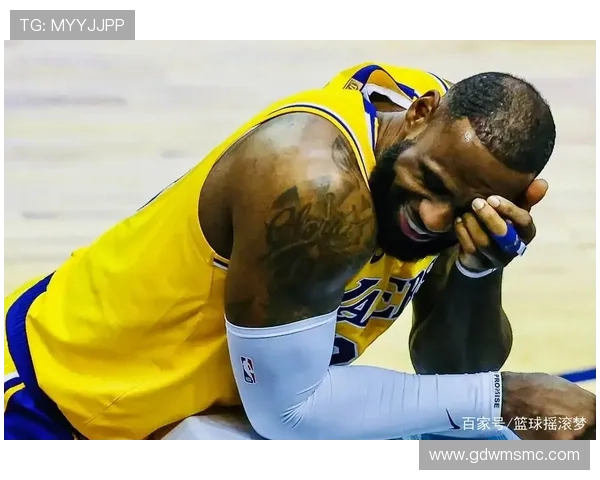 夸梅提醒詹姆斯谨慎挑选身边伙伴以防止重蹈达蒙琼斯覆辙 夸梅提醒詹姆斯谨慎挑选身边伙伴以防止重蹈达蒙琼斯覆辙